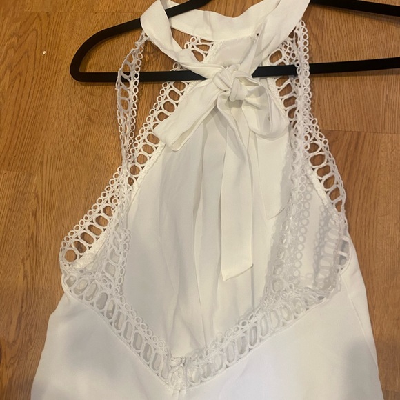 Cupshe White Dress beautiful back design, NWT beach or night out - Picture 3 of 5